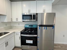 1027-1031 Chestnut Avenue