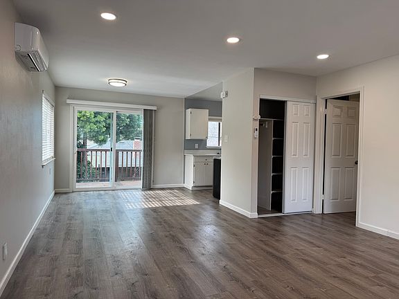2nd image of 419 S Pastoria Ave