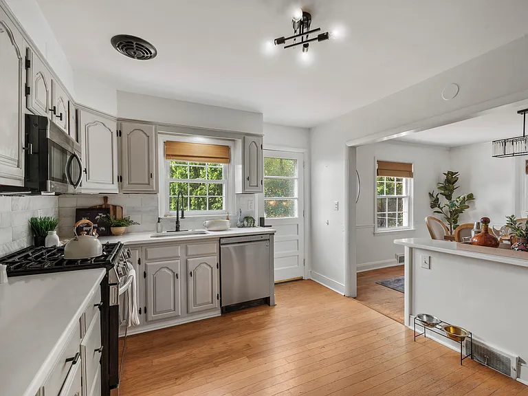 8126 Kirkwall Ct — Photo 3