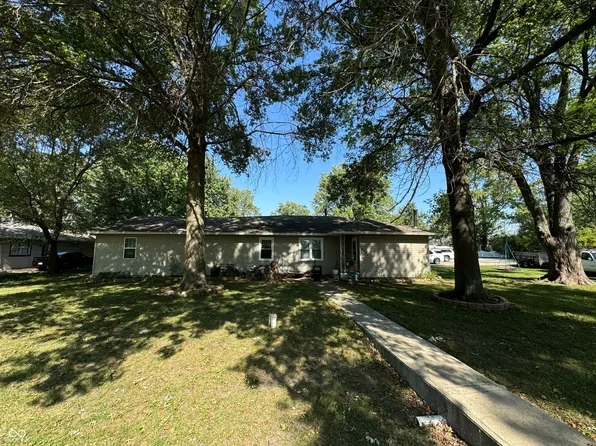 5693 Henderson Dr, Brownsburg, IN 46112