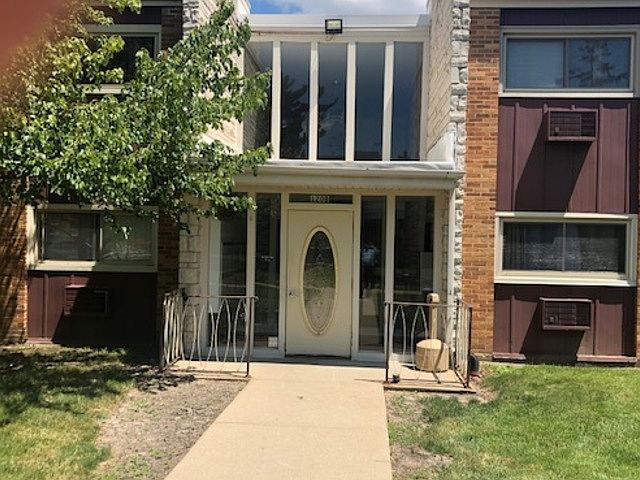 1st image of 120B Collen Dr APT 114