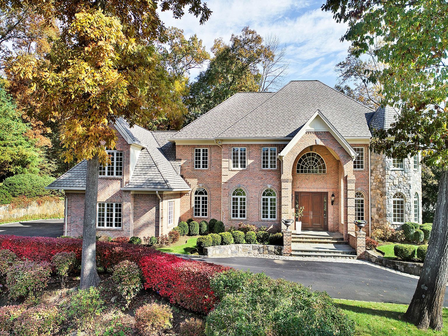 2 Hillview Ct, Armonk, NY 10504 | Zillow