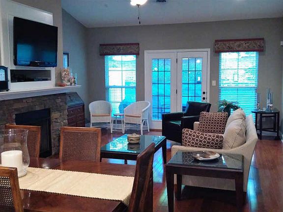 3rd image of 842 Klondike Way