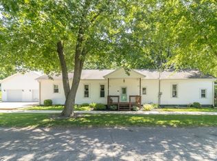 206 W School St, Mount Summit, IN 47361