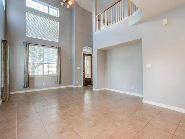 9106 Sunlight Oak Ln, Houston, TX 77070