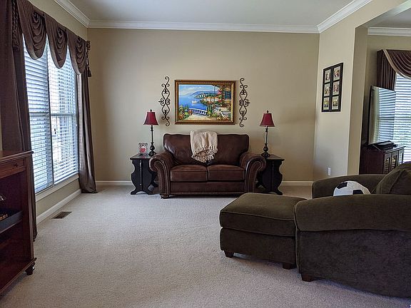 4th image of 4030 Stonecroft Dr