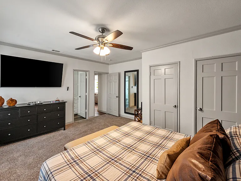 3458 Suffolk Dr — Photo 11