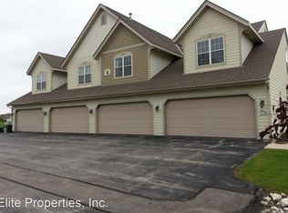 2641 W Honadel Blvd, Oak Creek, WI 53154