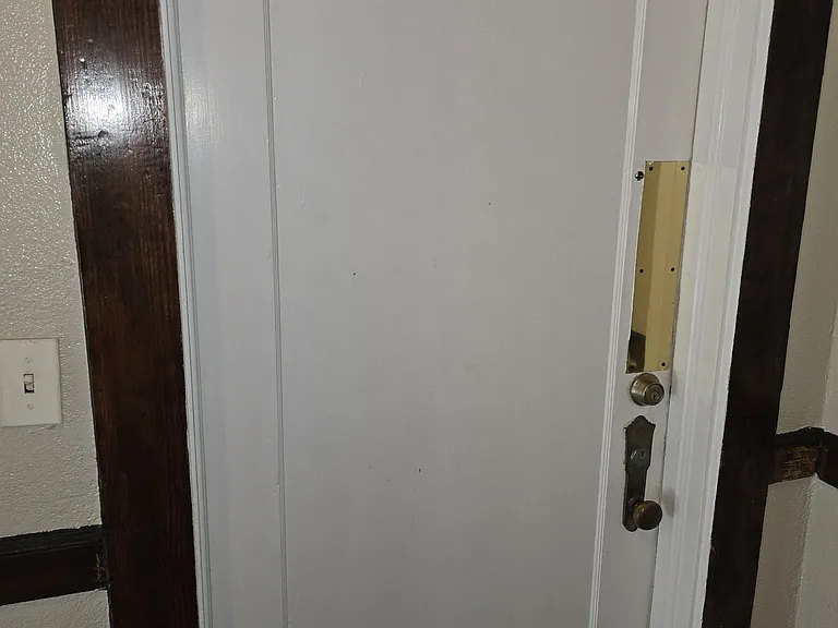 802 McGowen St #11 — Photo 8