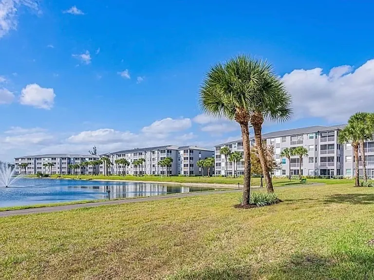 16635 Lake Circle Dr #635 — Photo 9