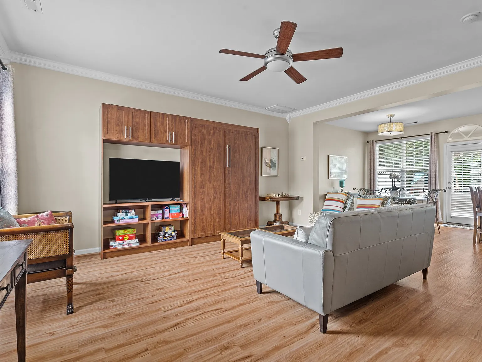 3 bed, 1341 sqft, $2,000 — Photo 3