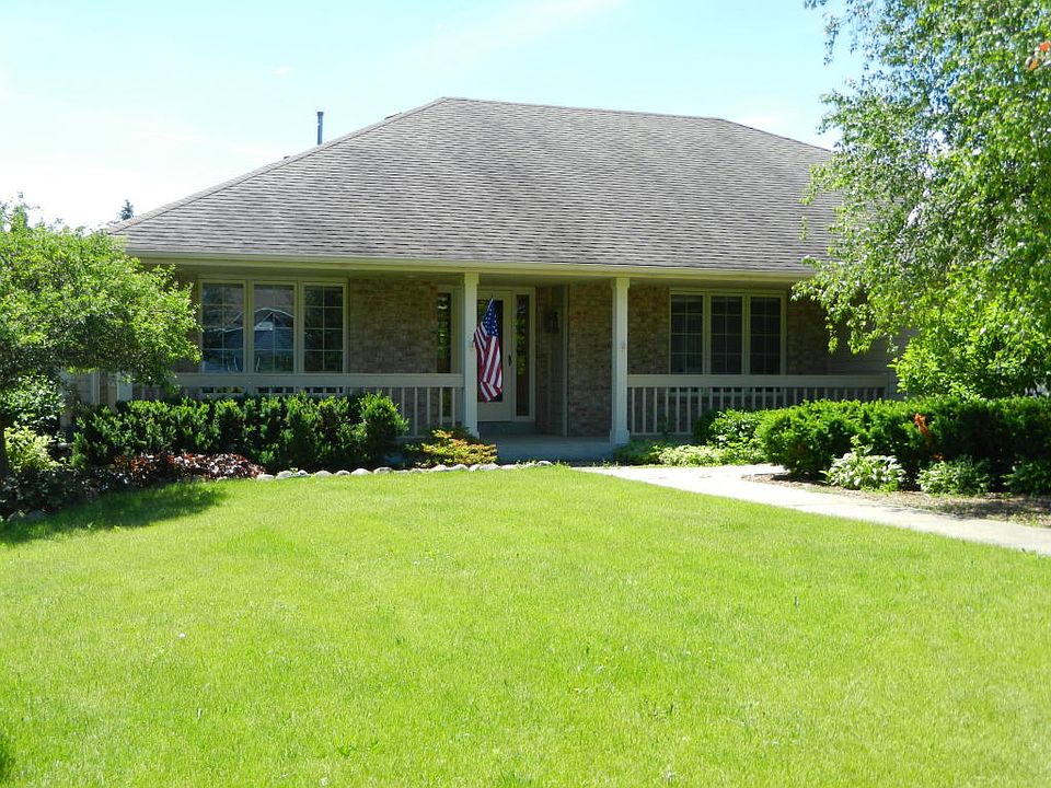 2nd image of W337N6936 Stonefield Ct
