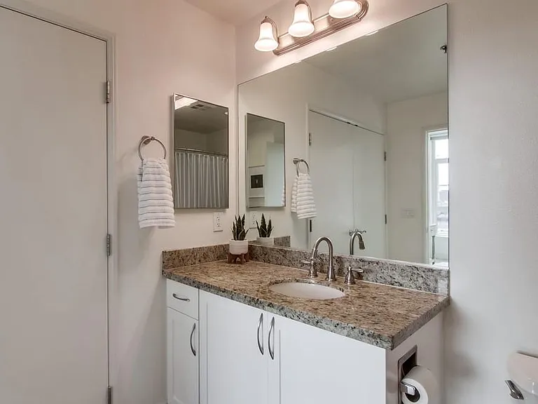 427 9th Ave #603 — Photo 26