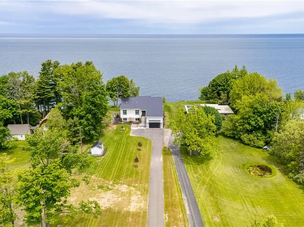 2501 Lake Rd, Ontario, NY 14519