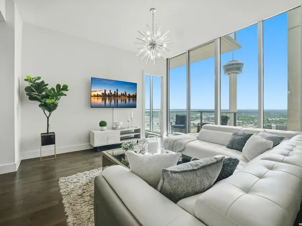 610 E Market UNIT 2909, San Antonio, TX 78205