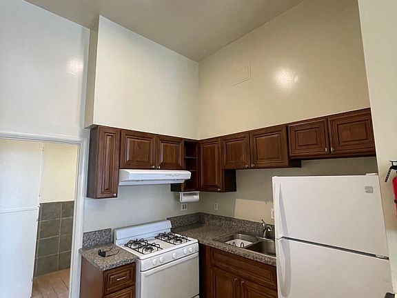 3rd image of 6126 Normandie Ave #6124