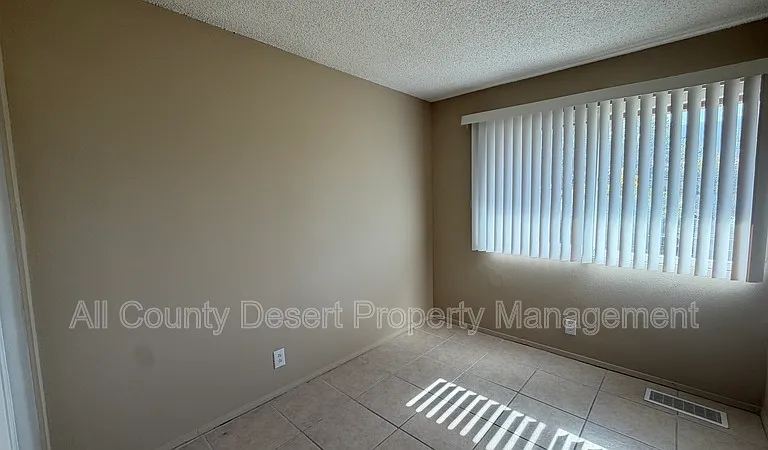 69180 Victoria Dr #8 — Photo 13