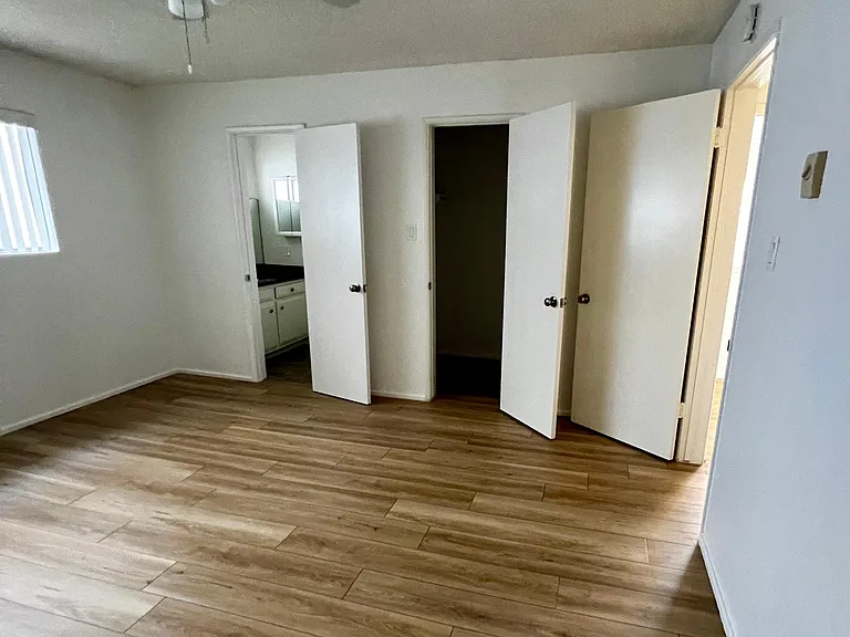1174 E 1st St #1174 — Photo 9