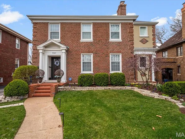 7067 Forsyth Blvd, Saint Louis, MO 63105