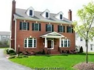 627 Spring St, Herndon, VA 20170