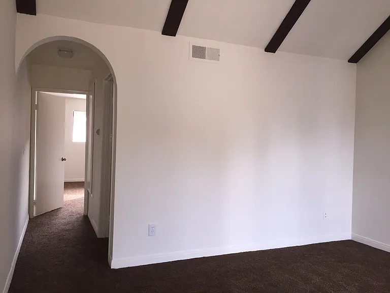 Palin Cir — Photo 10