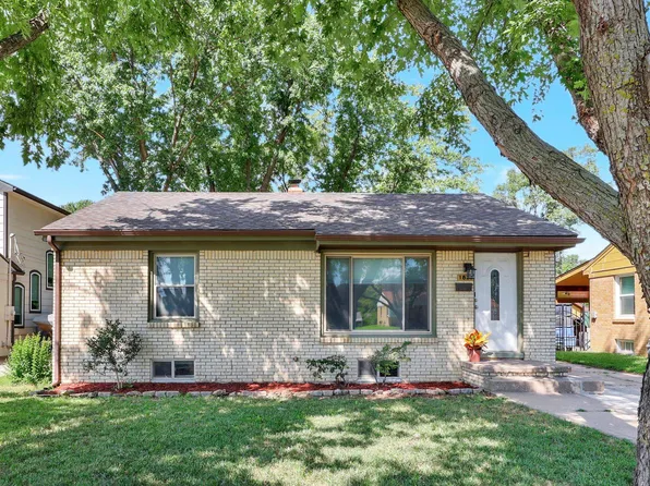 1821 S Woodlawn Blvd, Wichita, KS 67218