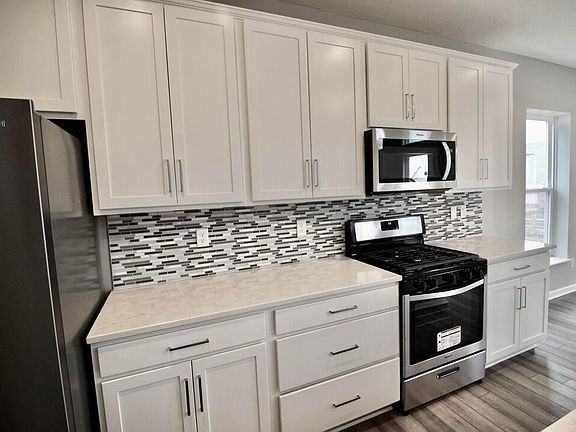 3rd image of 1211 Bell Haven Dr