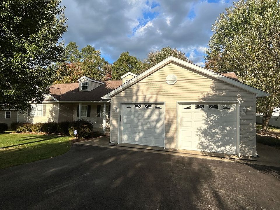 2nd image of 231 Shady Lake Dr