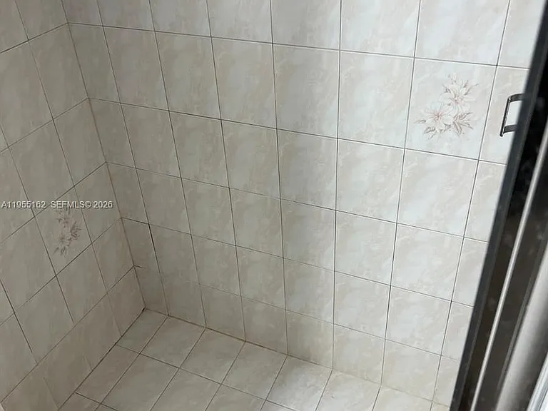 246 Poinciana Dr #504 — Photo 12