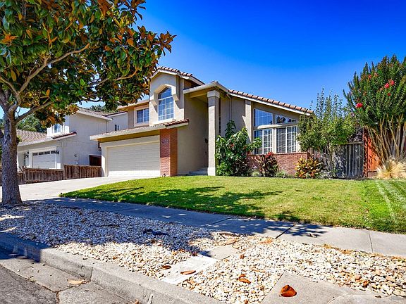 2nd image of 2574 Wine Country Avenue