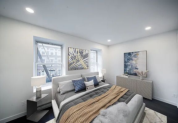 4th image of 231 Sullivan St APT 4