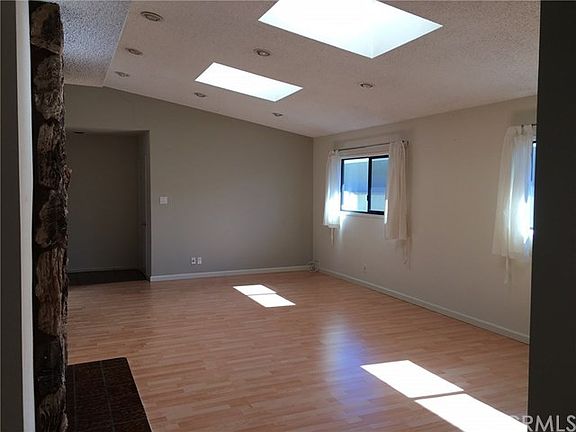 3rd image of 23409 Evalyn Ave