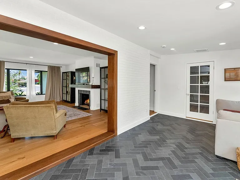 103 W Palmcroft Dr — Photo 12