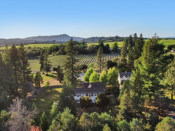 cottage is situated about 200 ft from main house ... it actually has better views than the main house :)