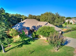 1055 White Tail Ct, Guthrie, OK 73044