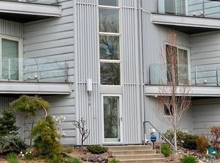 914 S Lake Ave, Duluth, MN 55802