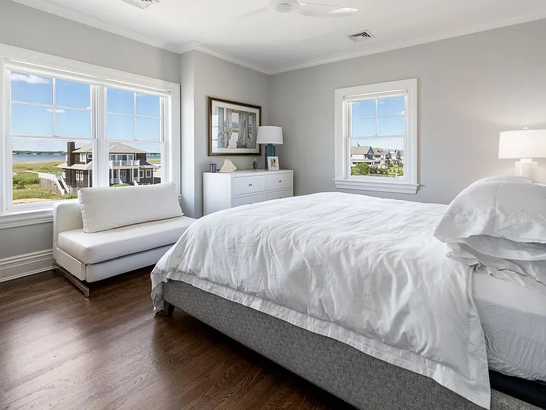 743 Dune Rd — Photo 17