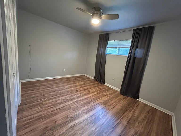 2506 Mecom Dr — Photo 6