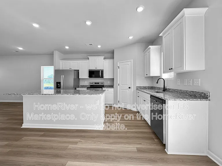 32 Foxton Pl — Photo 7