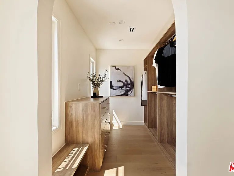 308 S Highland Ave — Photo 32
