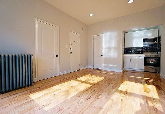 3rd image of 143 Halsey St APT 3