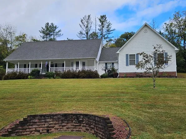 310 Terry Dr, Richlands, VA 24641