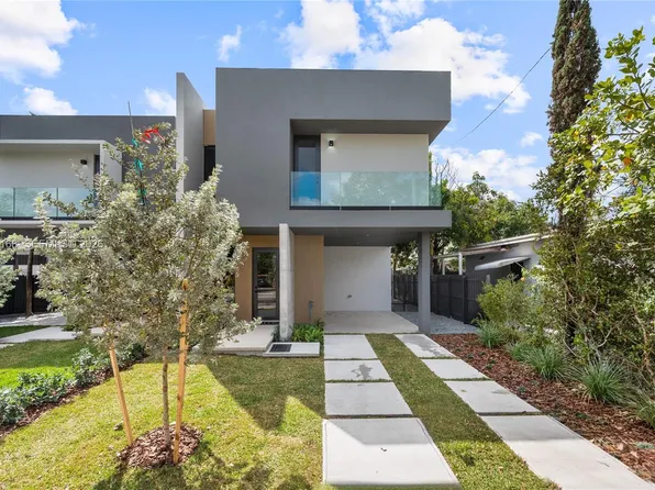 2982 SW 2nd St, Miami, FL 33135