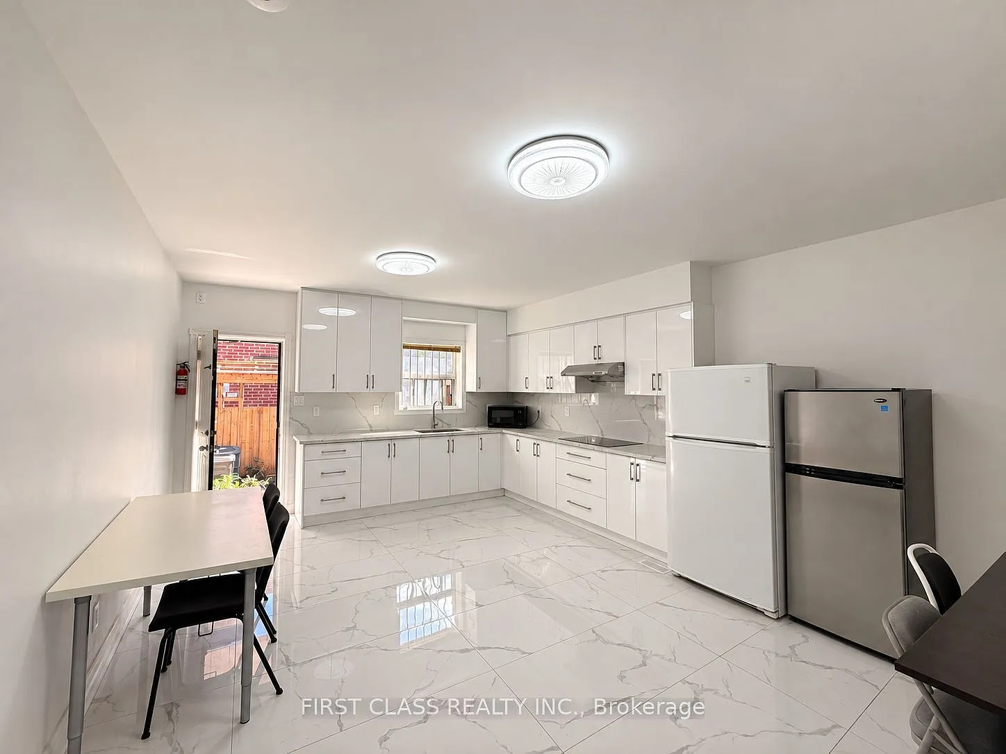 5 bed, $5,000 — Photo 2