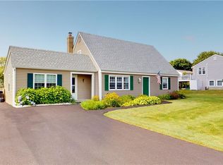 24 Davisville Ln, Narragansett, RI 02882