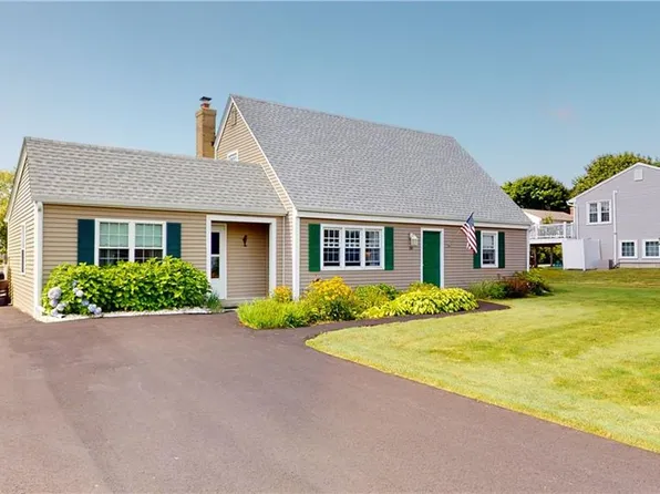 24 Davisville Ln, Narragansett, RI 02882