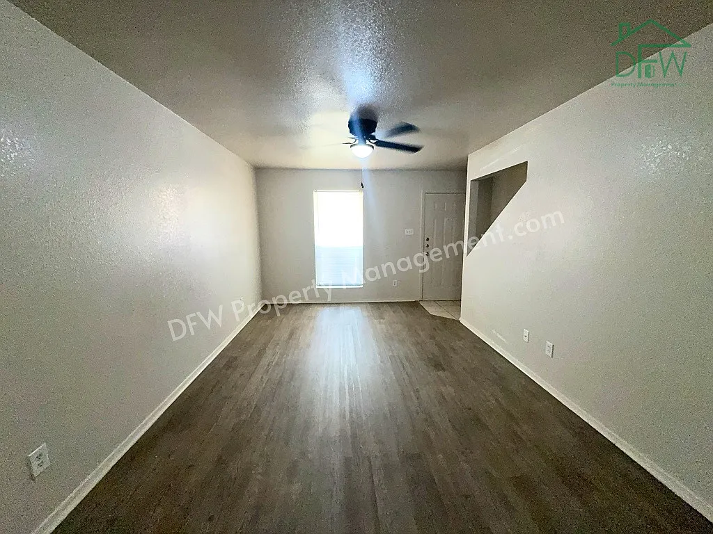 2 bed, 1.5 bath, 885 sqft, $950 — Photo 4