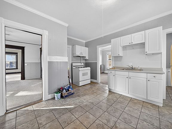 3rd image of 95 Washington St