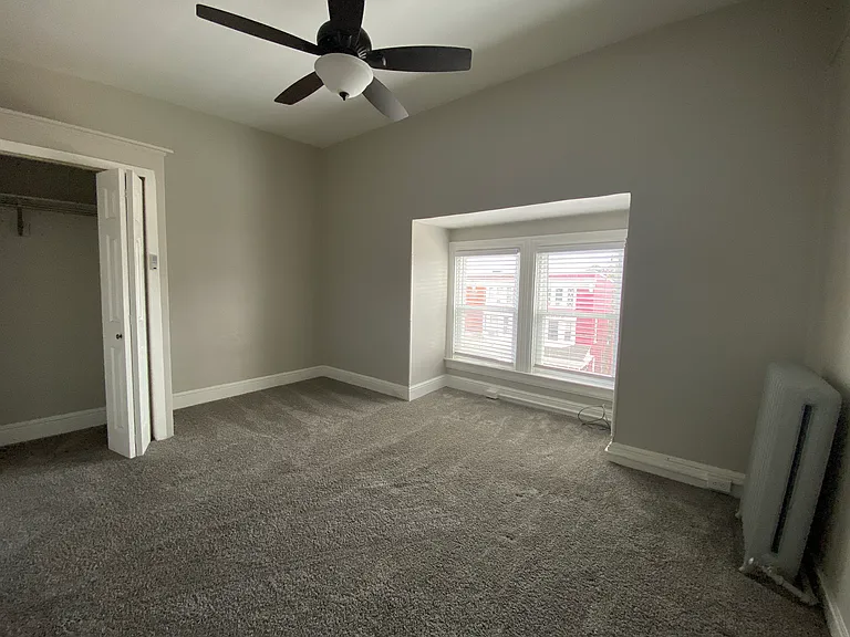 1127 W King St #3 — Photo 5