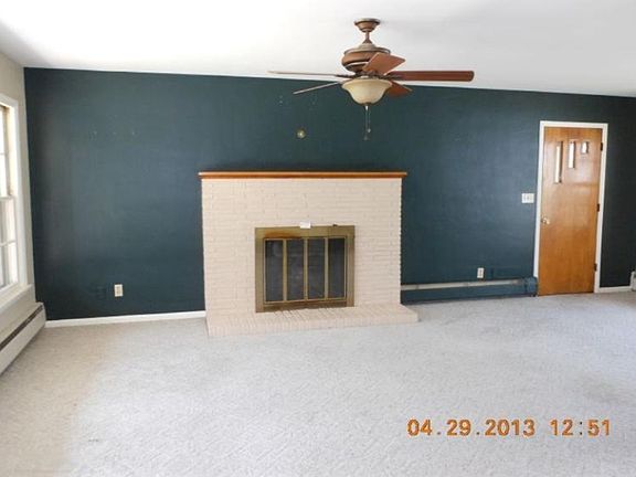 3rd image of 207 Glenwood St